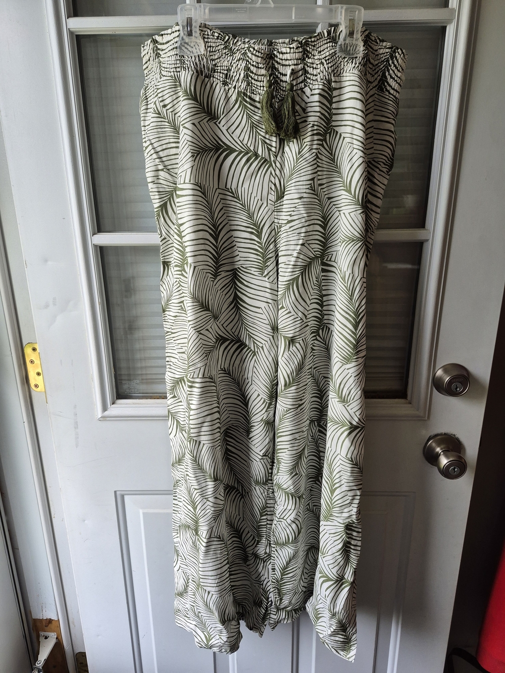 Women’s Leaf-Print Wide Leg Pants in Olive and White